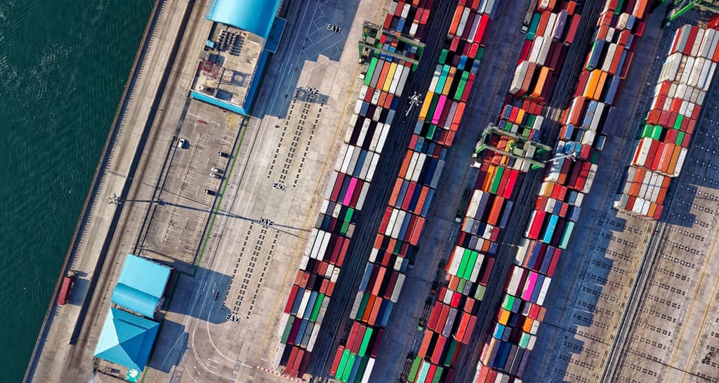 ship-with-container-vans-1211789