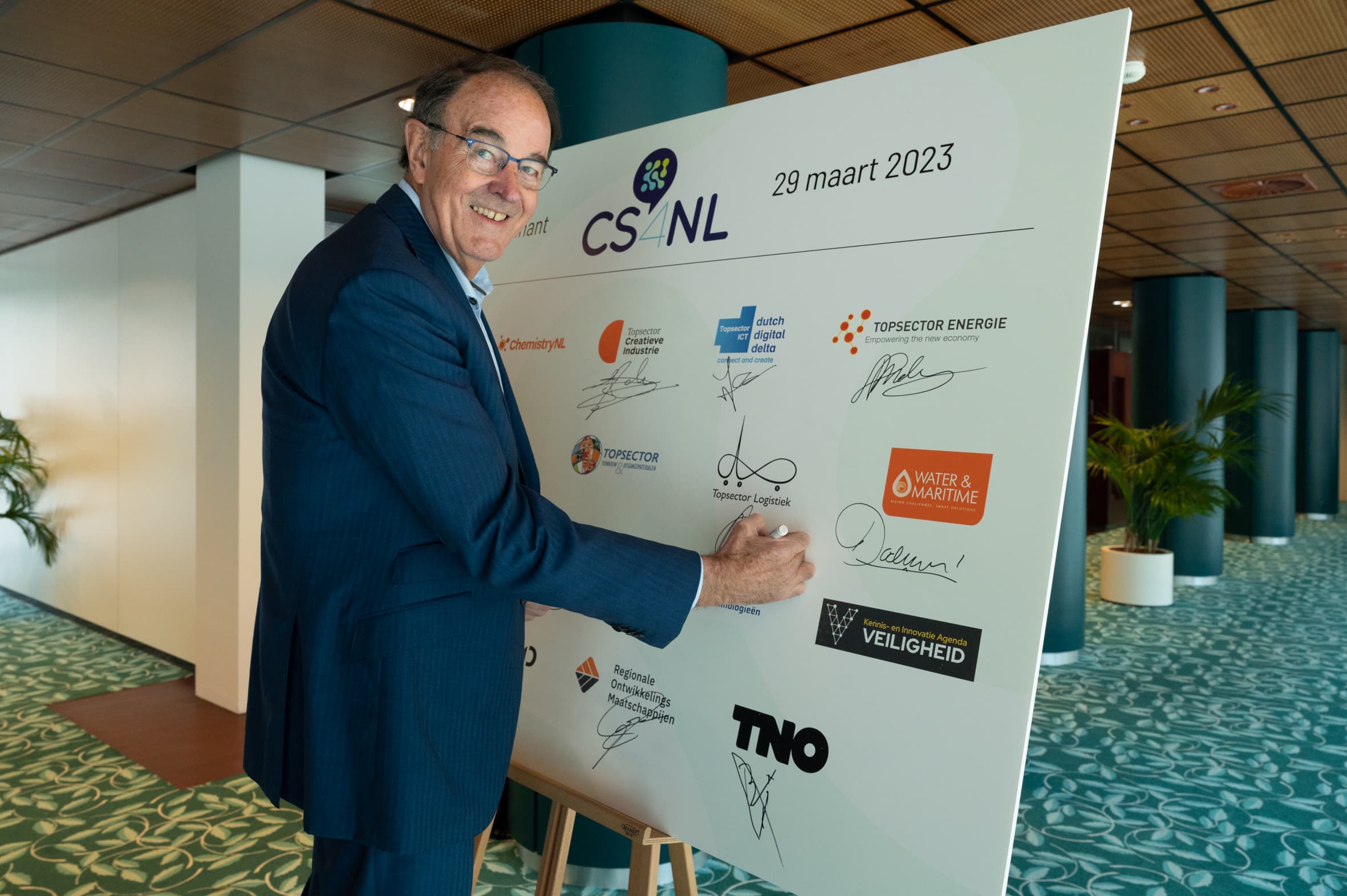 ondertekening_CS4NL_Aad-Veenman