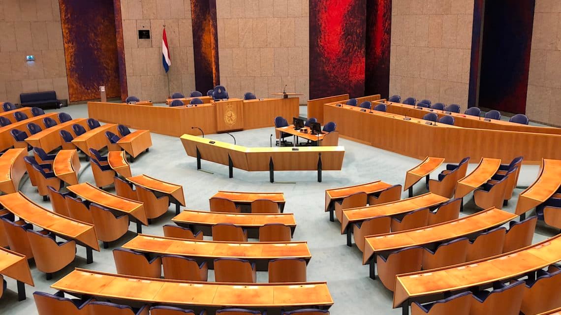 Plenaire-zaal-Tweede-Kamer-1140×640