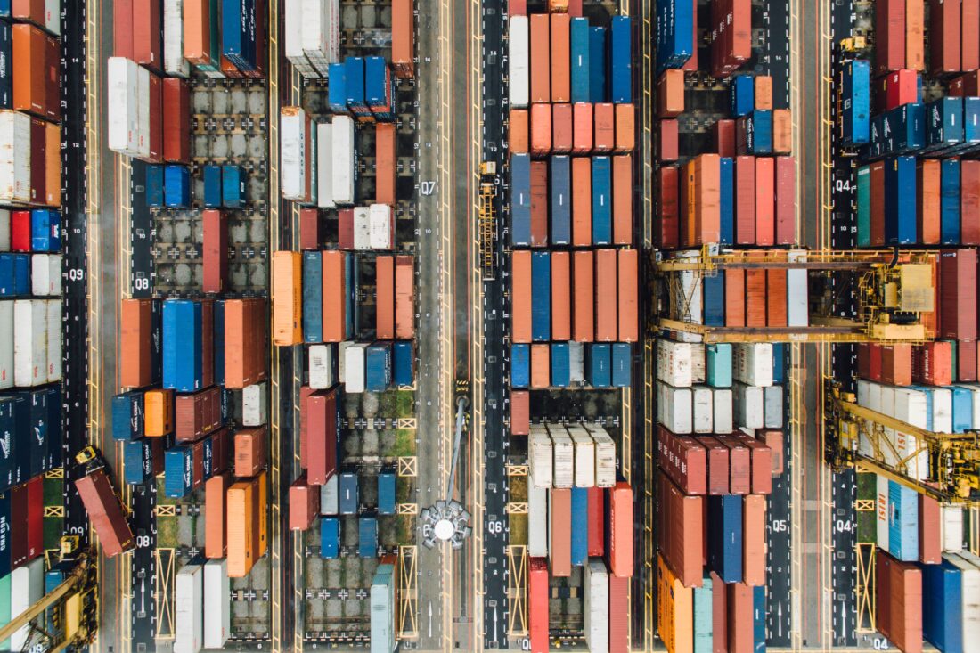 Best Paper Award Vervoerslogistieke Werkdagen 2023 naar ‘ Datadelen in de containerketen: één voor allen of allen voor één?’